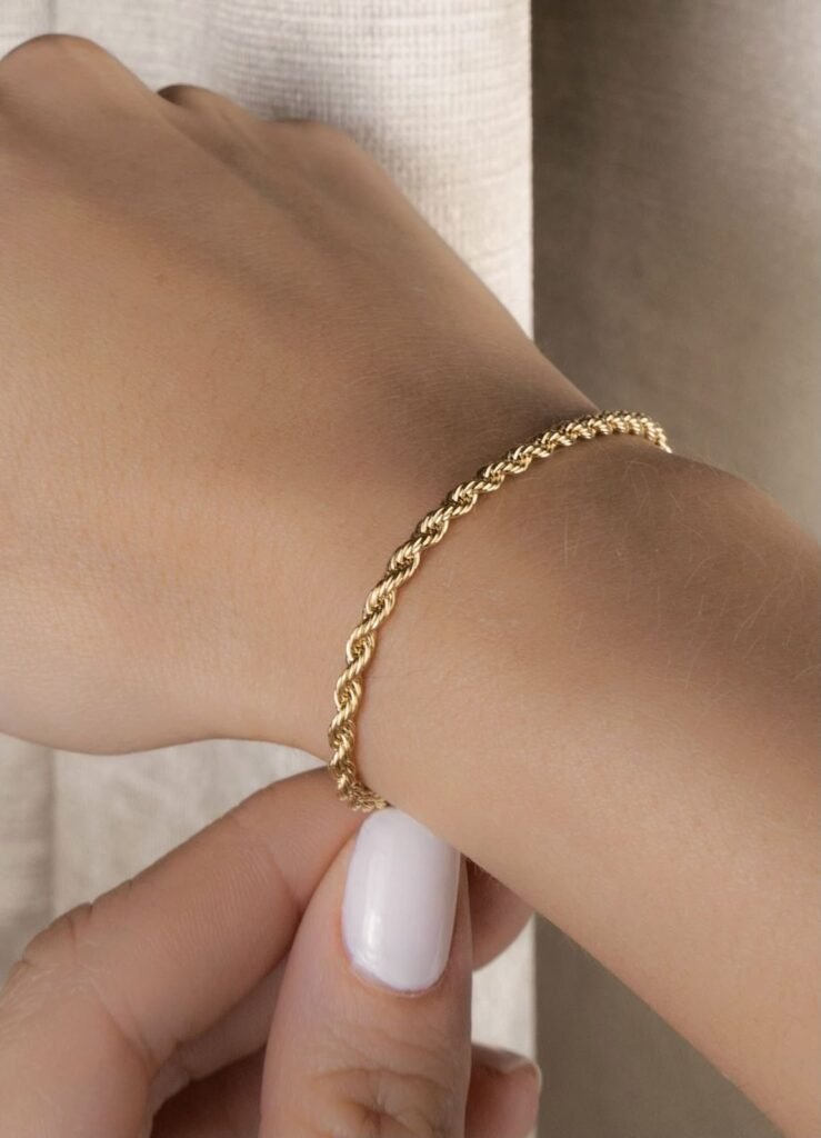 Pulsera de oro 18K para mujer diseño trenzado elegante y delicado